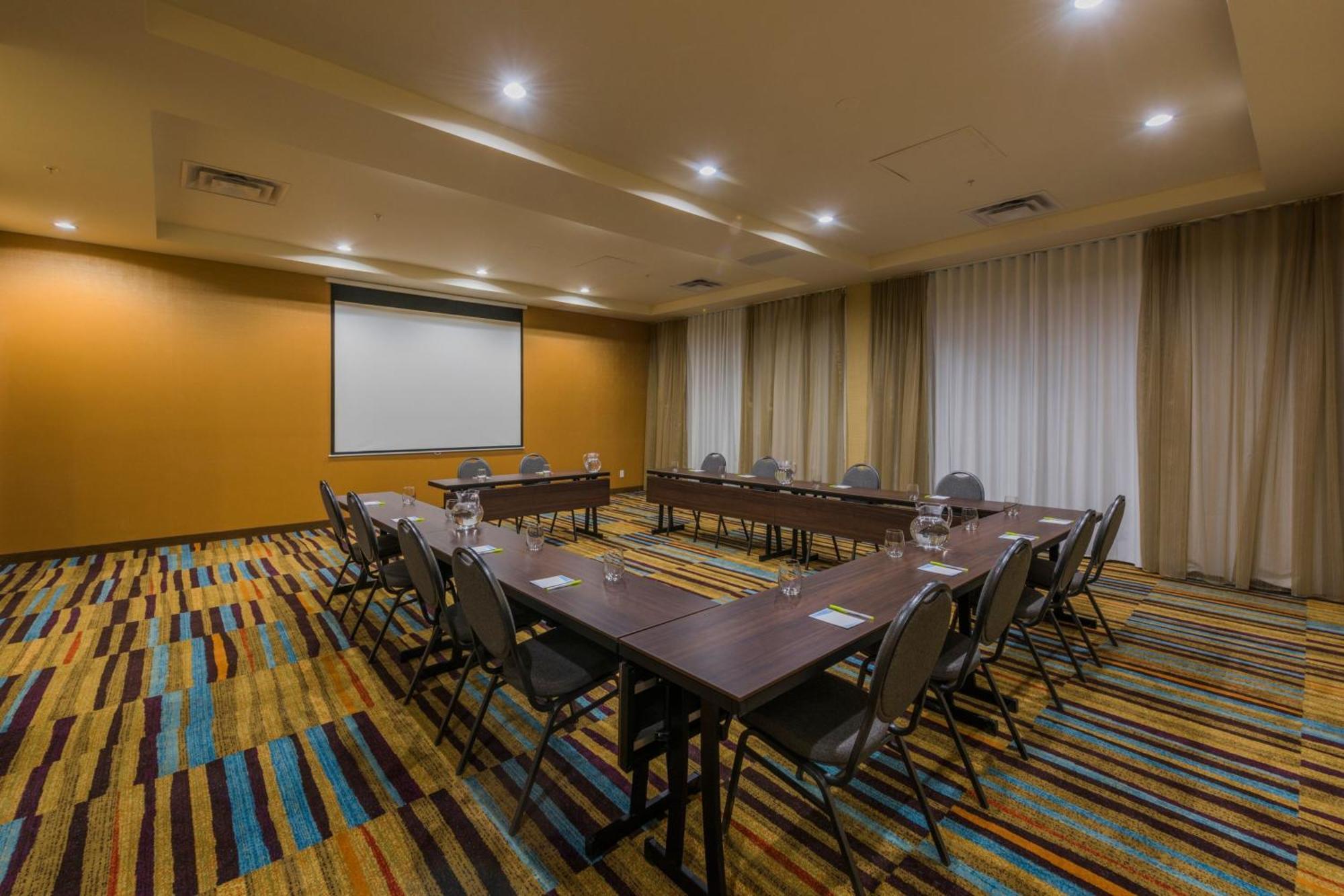 Fairfield Inn & Suites By Marriott Kamloops Esterno foto