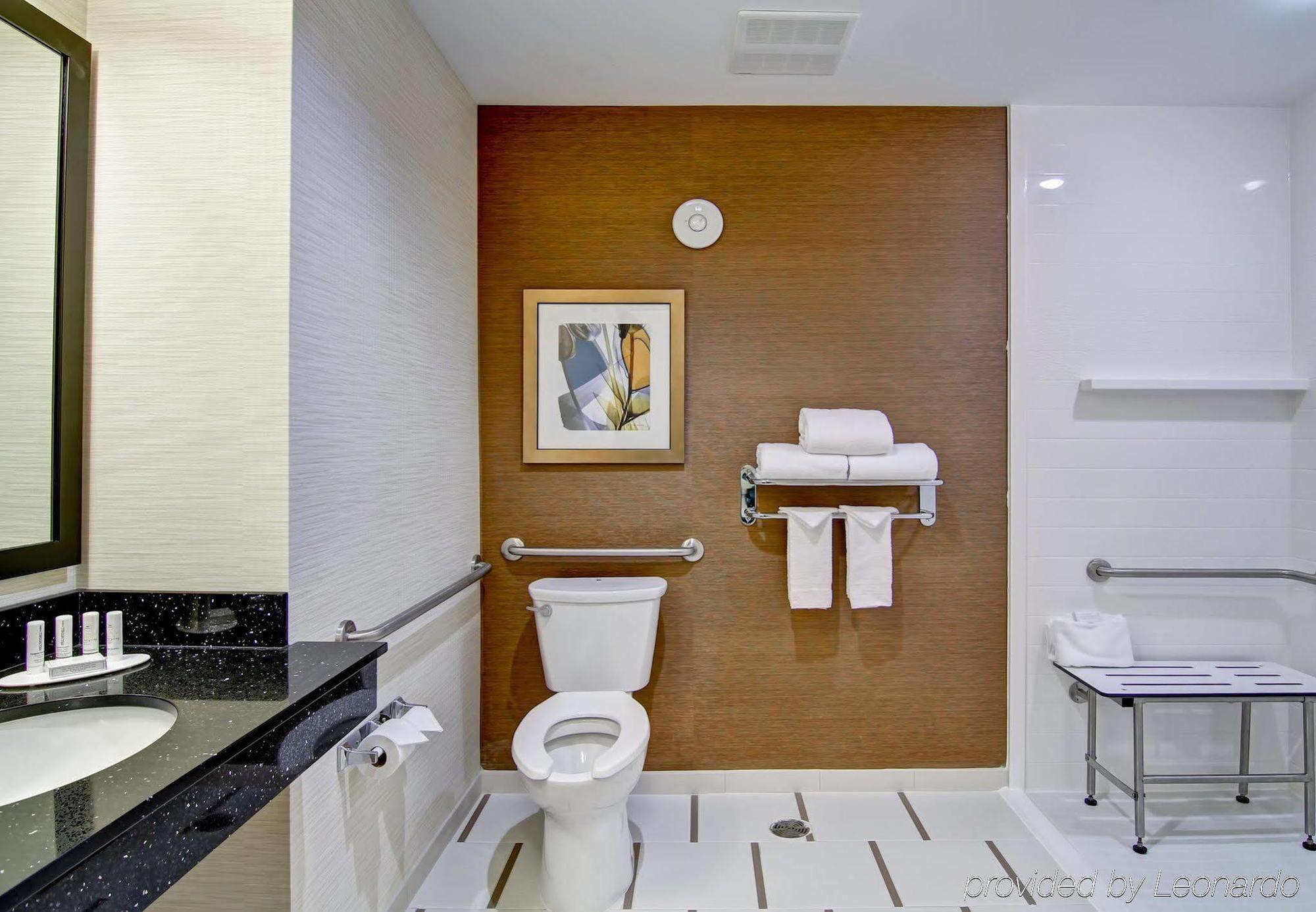 Fairfield Inn & Suites By Marriott Kamloops Esterno foto